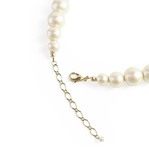 Cotton pearl necklace by Anq 